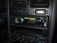   Sony CDX-GT647UI  Toyota Carina E